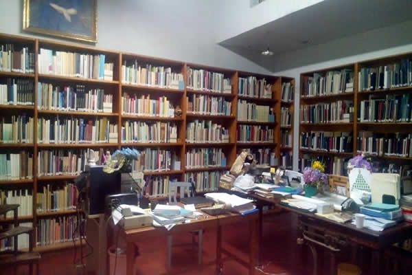 Biblioteca de la Fundación Bustamante Vasconcelos
